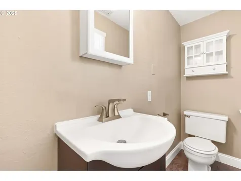 4867 SW Taylors Ferry Road Portland OR 97219