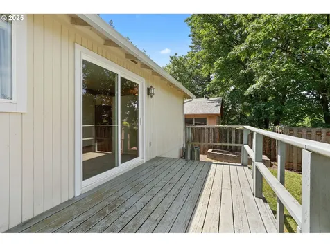4867 SW Taylors Ferry Road Portland OR 97219