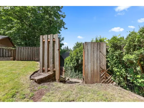 4867 SW Taylors Ferry Road Portland OR 97219