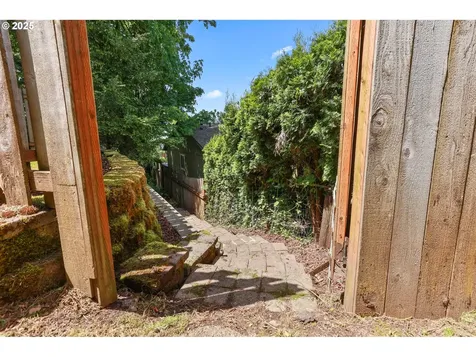 4867 SW Taylors Ferry Road Portland OR 97219