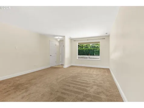 4867 SW Taylors Ferry Road Portland OR 97219
