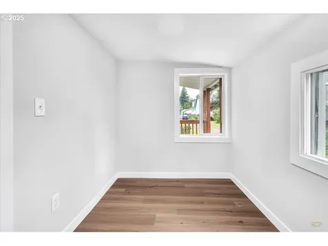 328 18th Avenue Longview WA 98632
