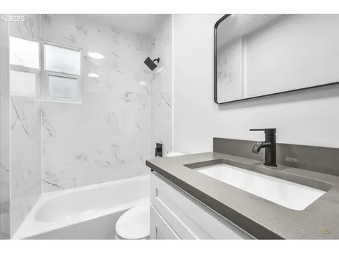 328 18th Avenue Longview WA 98632