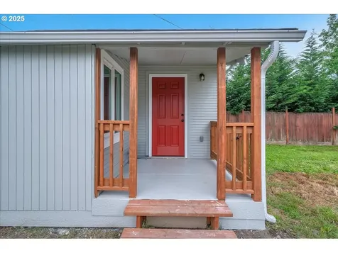 328 18th Avenue Longview WA 98632