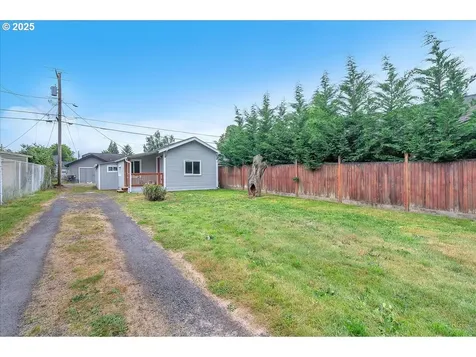 328 18th Avenue Longview WA 98632