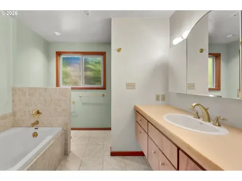 2591 Greentree Road Lake Oswego OR 97034