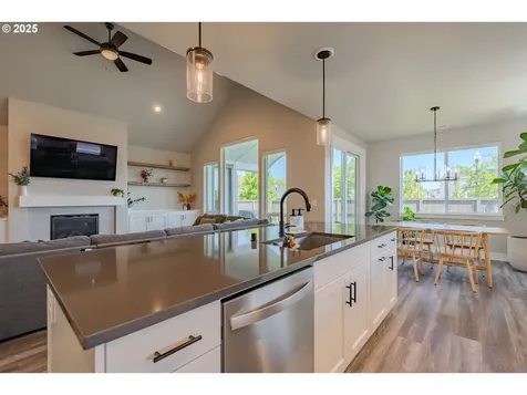 10107 NE 136th Avenue Vancouver WA 98682