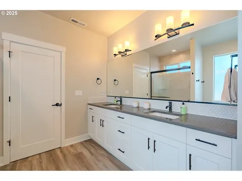 10107 NE 136th Avenue Vancouver WA 98682