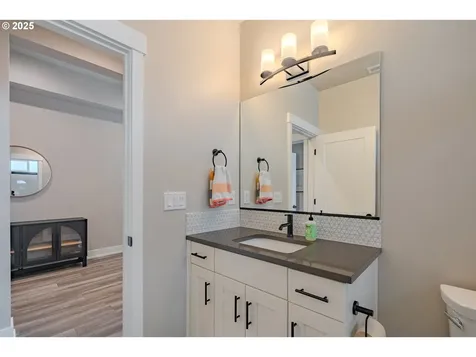 10107 NE 136th Avenue Vancouver WA 98682