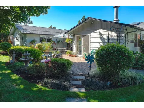 633 Rowan Avenue Springfield OR 97477