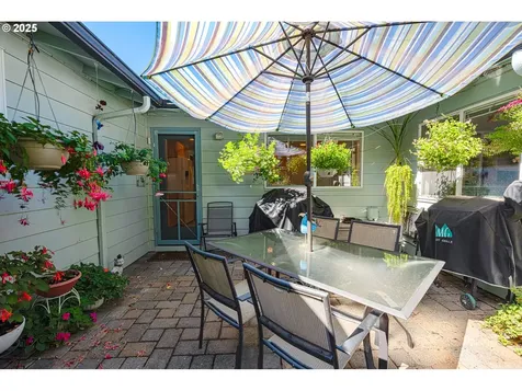 633 Rowan Avenue Springfield OR 97477