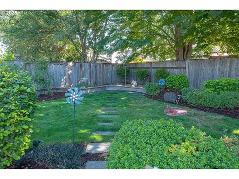 633 Rowan Avenue Springfield OR 97477