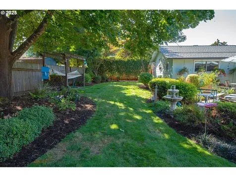 633 Rowan Avenue Springfield OR 97477