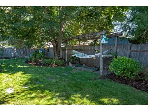 633 Rowan Avenue Springfield OR 97477