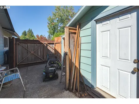 633 Rowan Avenue Springfield OR 97477