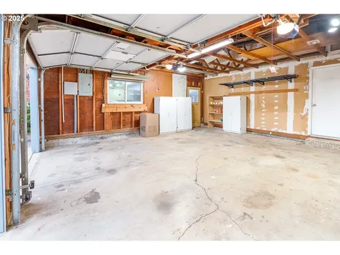 633 Rowan Avenue Springfield OR 97477