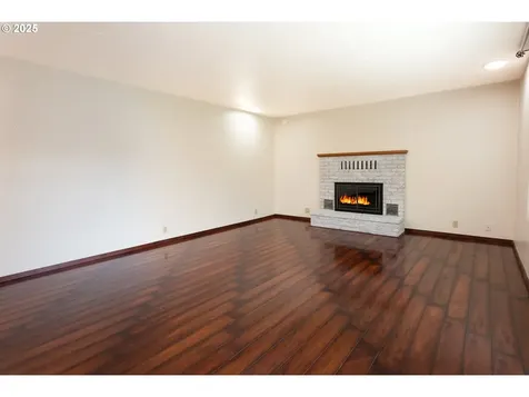 633 Rowan Avenue Springfield OR 97477