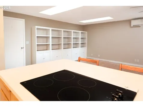 633 Rowan Avenue Springfield OR 97477