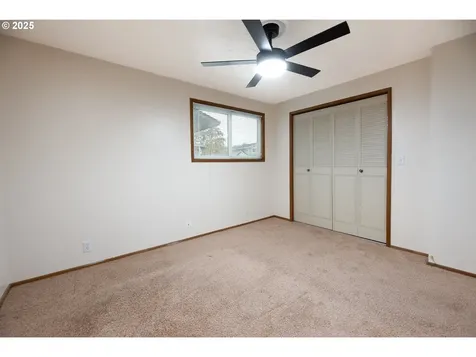 633 Rowan Avenue Springfield OR 97477