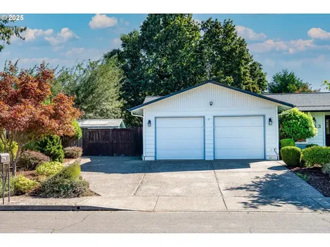 633 Rowan Avenue Springfield OR 97477