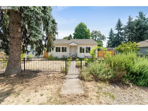 8310 NE Humboldt Street Portland OR 97220