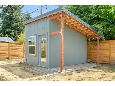8310 NE Humboldt Street Portland OR 97220