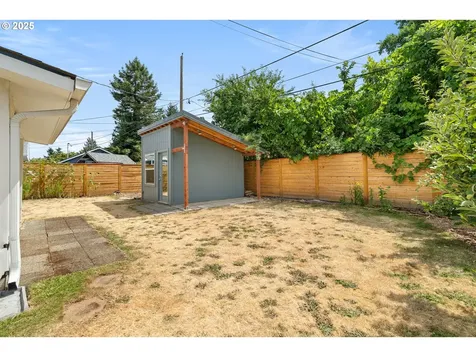 8310 NE Humboldt Street Portland OR 97220