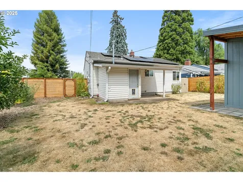 8310 NE Humboldt Street Portland OR 97220