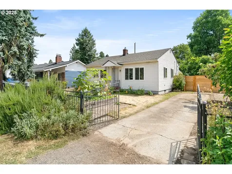 8310 NE Humboldt Street Portland OR 97220