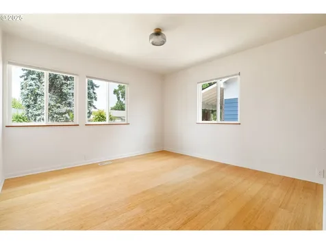 8310 NE Humboldt Street Portland OR 97220