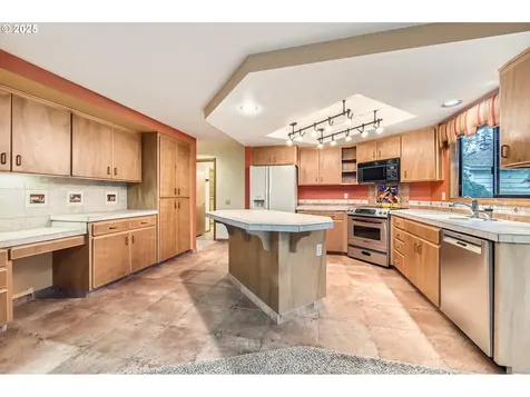 15422 NE Summerplace Drive Portland OR 97230