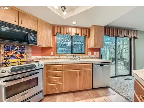 15422 NE Summerplace Drive Portland OR 97230