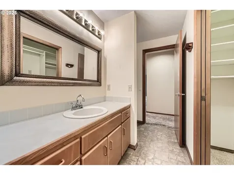 15422 NE Summerplace Drive Portland OR 97230