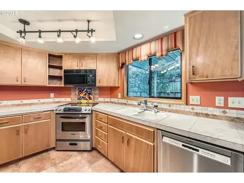 15422 NE Summerplace Drive Portland OR 97230