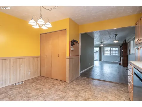 1595 NW Rachel Avenue Roseburg OR 97471