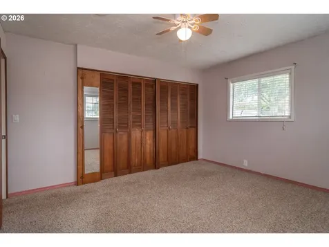 1595 NW Rachel Avenue Roseburg OR 97471