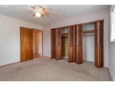 1595 NW Rachel Avenue Roseburg OR 97471