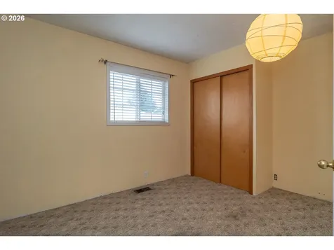 1595 NW Rachel Avenue Roseburg OR 97471