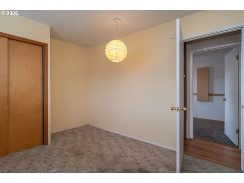 1595 NW Rachel Avenue Roseburg OR 97471