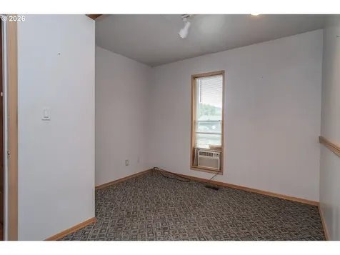 1595 NW Rachel Avenue Roseburg OR 97471