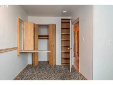 1595 NW Rachel Avenue Roseburg OR 97471