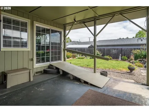 1595 NW Rachel Avenue Roseburg OR 97471