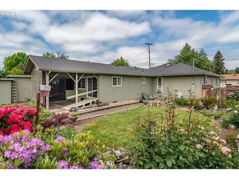 1595 NW Rachel Avenue Roseburg OR 97471