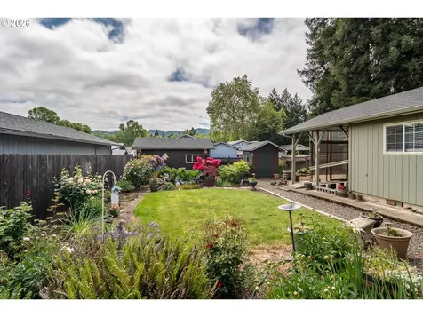 1595 NW Rachel Avenue Roseburg OR 97471