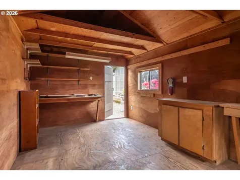 1595 NW Rachel Avenue Roseburg OR 97471