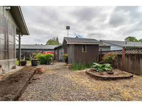 1595 NW Rachel Avenue Roseburg OR 97471