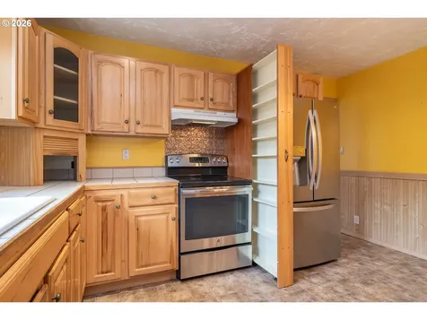 1595 NW Rachel Avenue Roseburg OR 97471