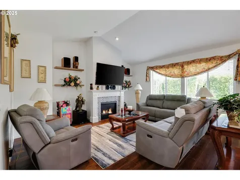 2177 A Street Hubbard OR 97032