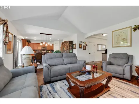 2177 A Street Hubbard OR 97032