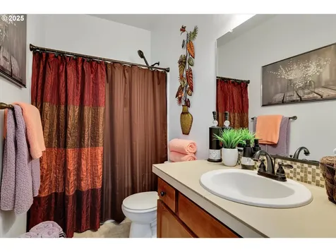 2177 A Street Hubbard OR 97032
